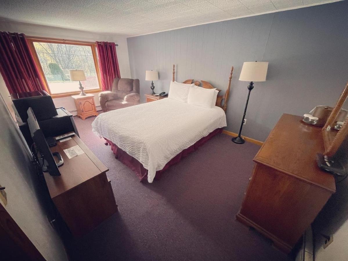 Berkshire Valley Inn North Hancock Extérieur photo